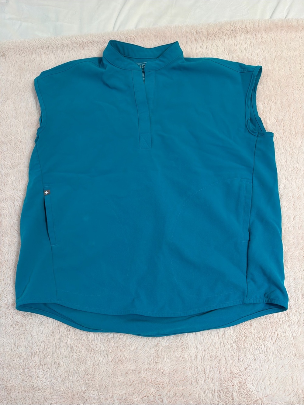 Figs Sleeveless Quarter-Zip Tank Top and Bottoms- Teal Blue